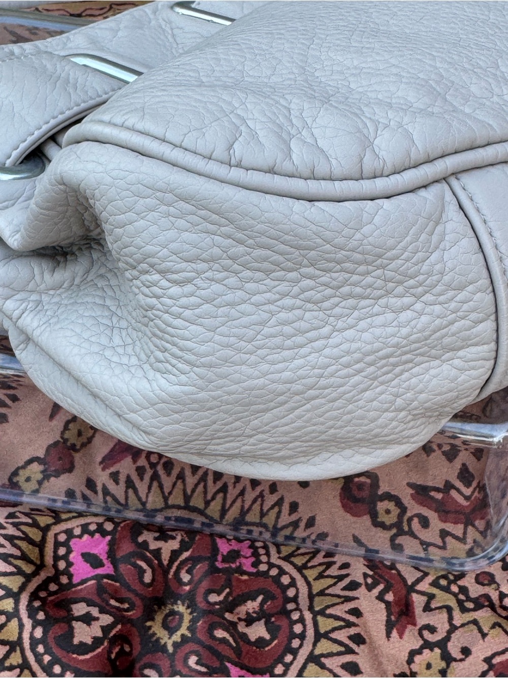 BDG by Urban Outfitters Taupe Shoulder Bag

Smoke/Pet Free - Picture 9 of 10